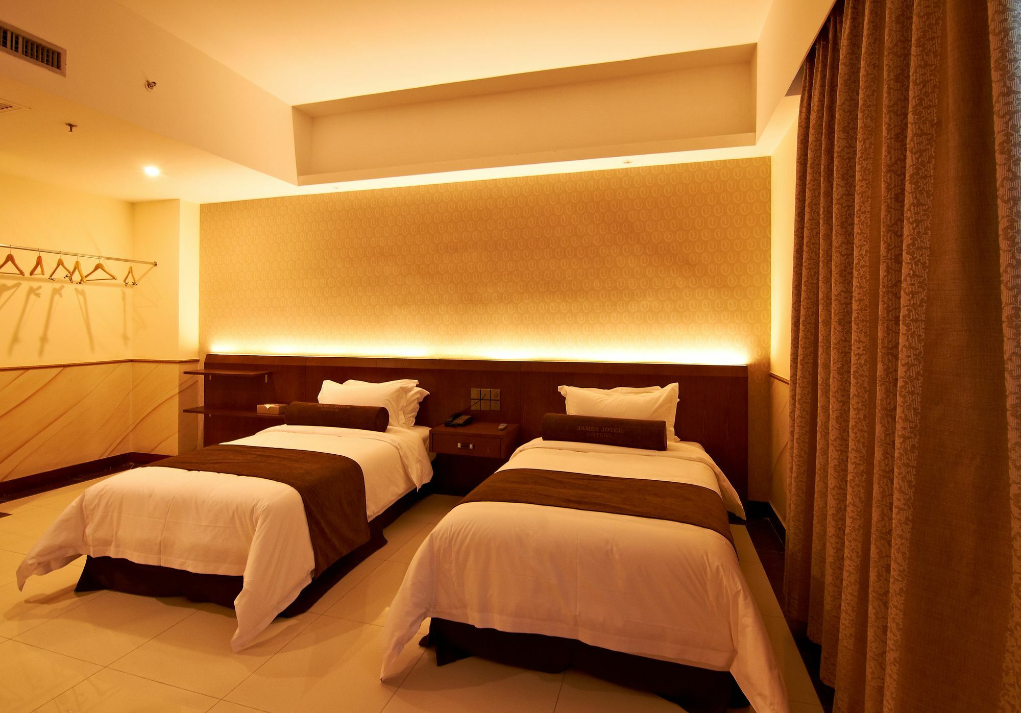 James Joyce Coffetel Hotel Guangzhou Shi Jing City Square Branch Exterior foto